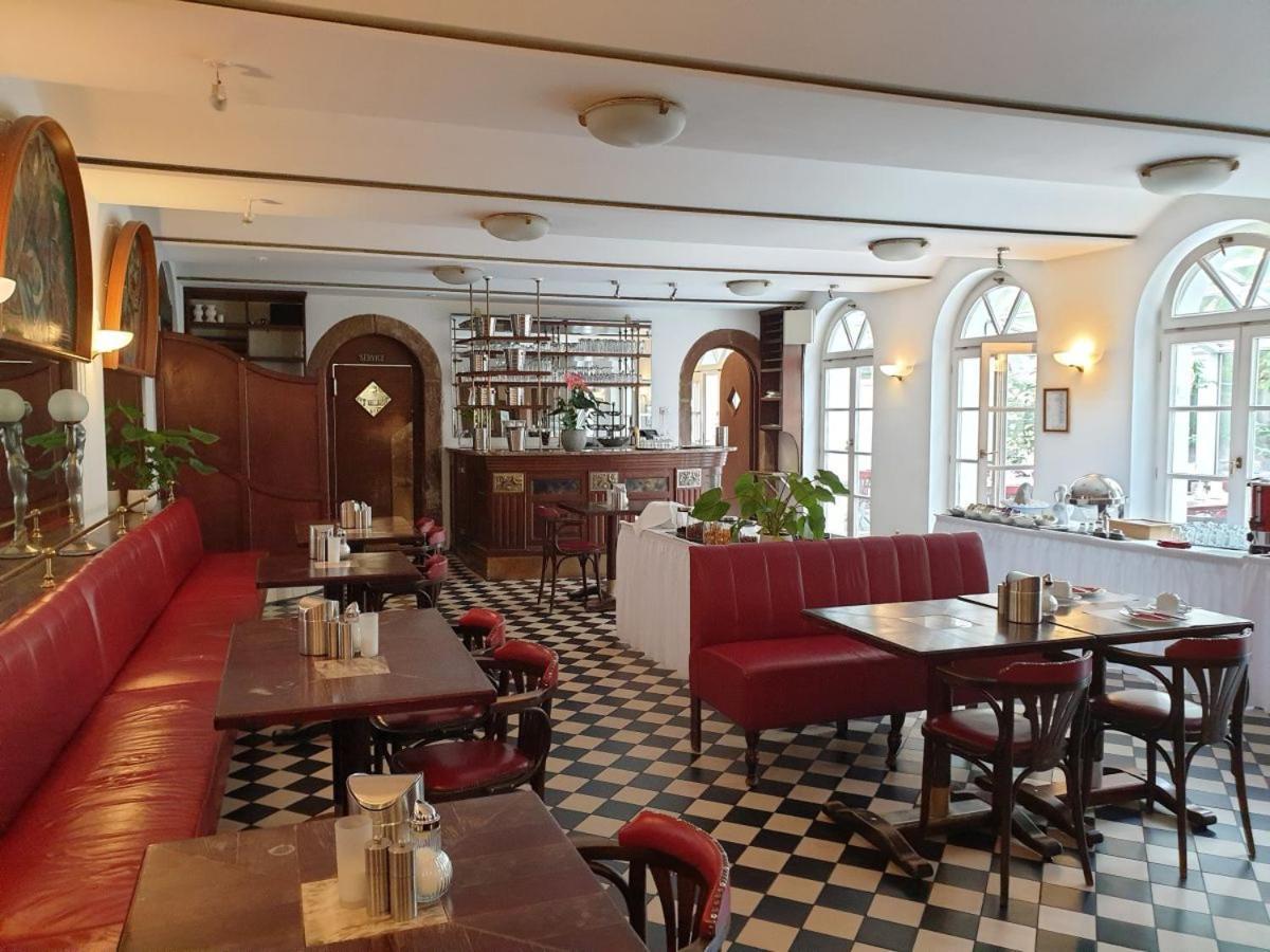 Hotel Altes Pfarrhaus Beaumarais Saarlouis Exterior foto